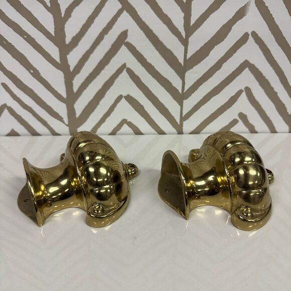 Vintage Bombay Co 1989 Solid Brass Wallpocket Urns Set of 2 - Picture 6 of 7